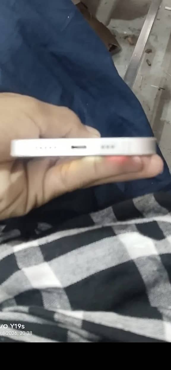 Apple iPhone 14 4