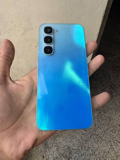 Infinix Hot 60 Pro 8/128 Lush condition finger indisply