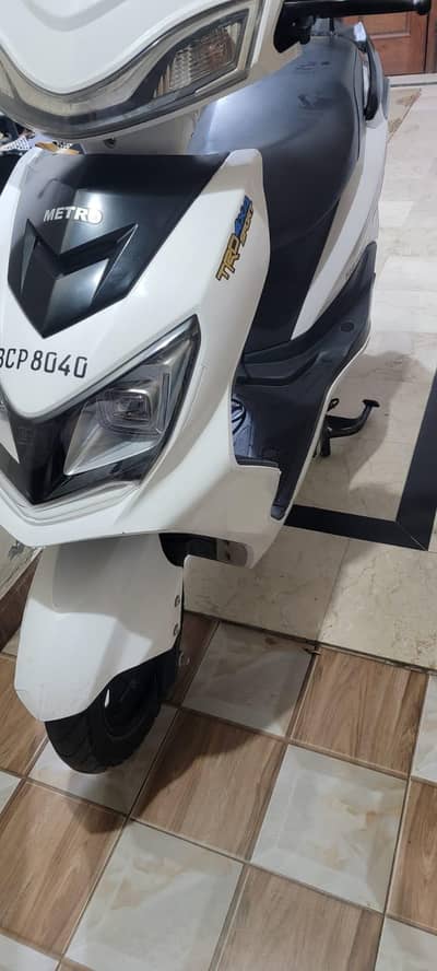 Metro Thrill electric Scooty for sale