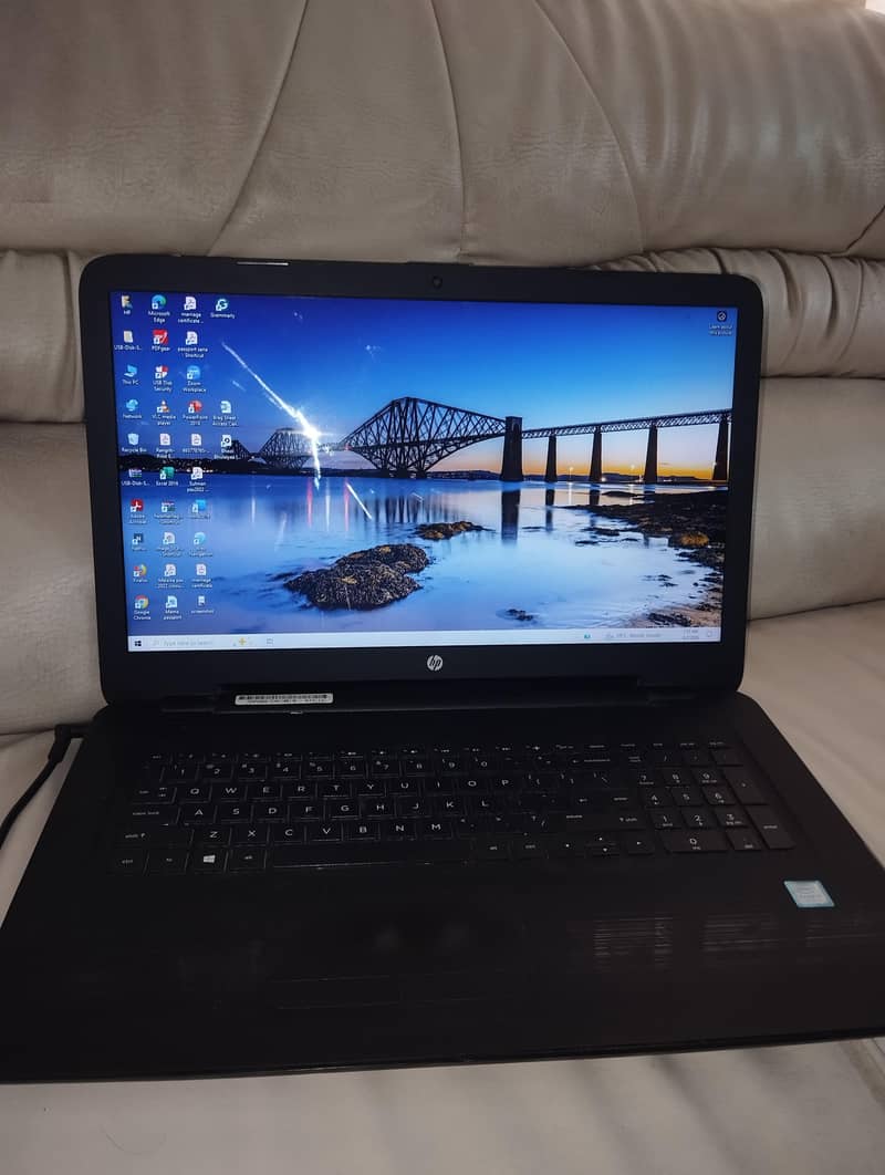 HP Notebook 17 0