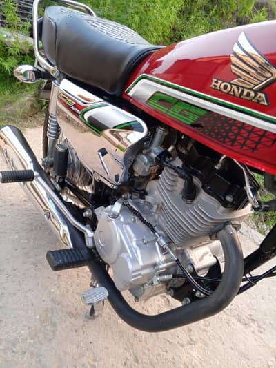 Honda 125 {Self Start}