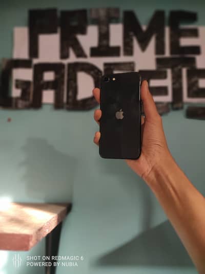 Apple iPhone SE