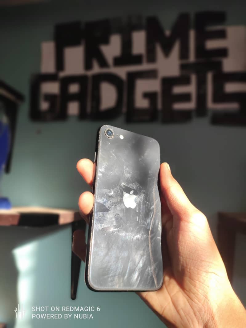 Apple iPhone SE 6