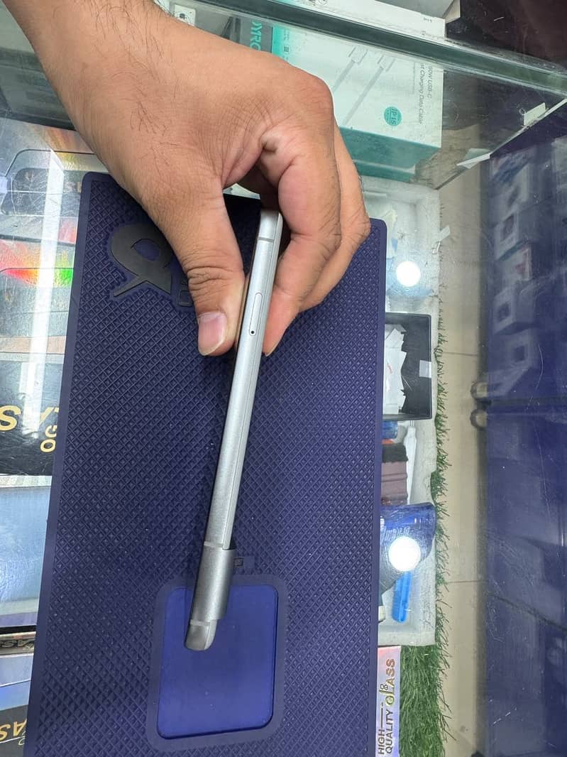 Google Pixel 8 1