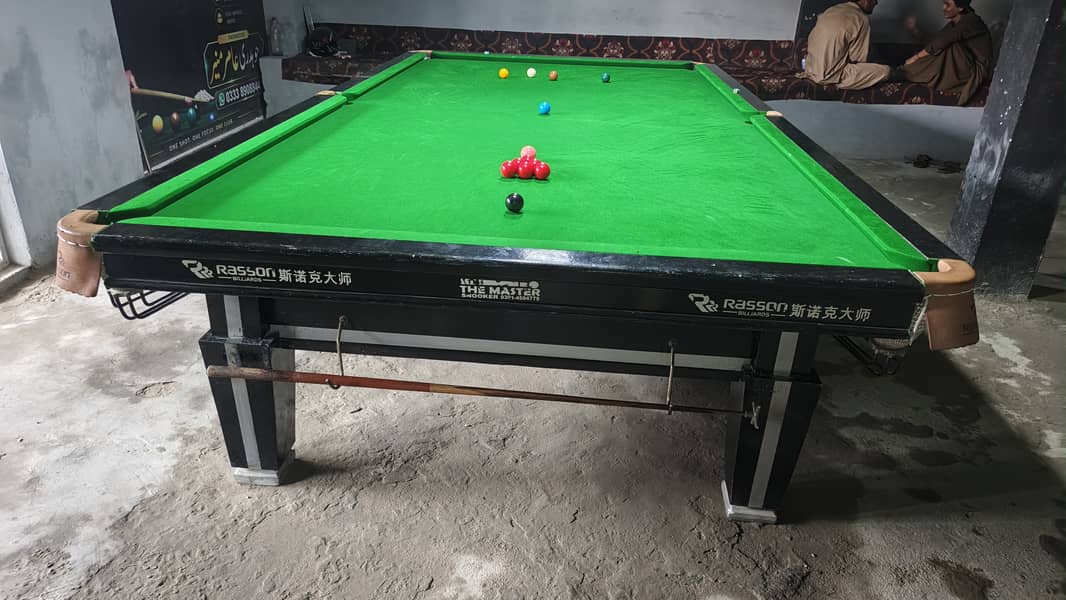 Snooker table 0