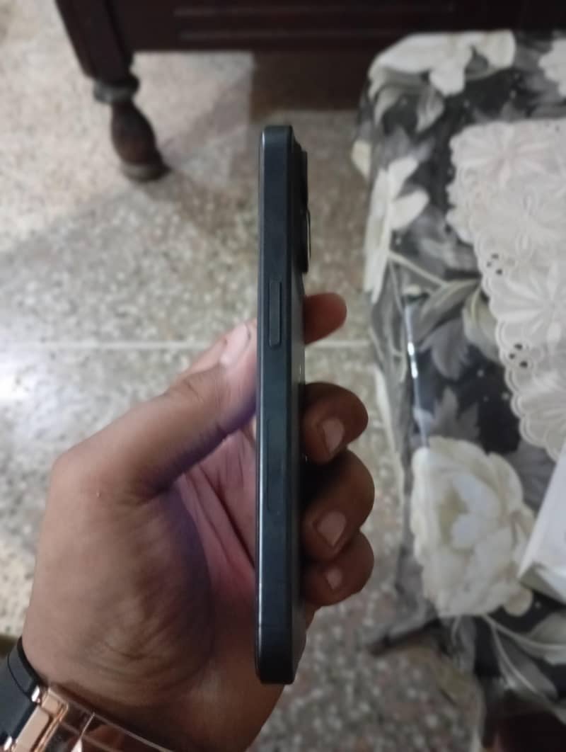Apple iPhone 15 Pro 3