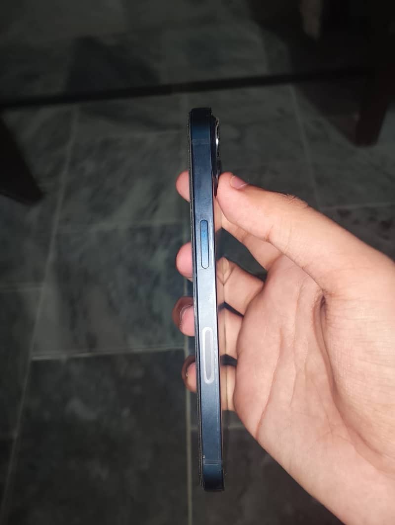Apple iPhone 13 3
