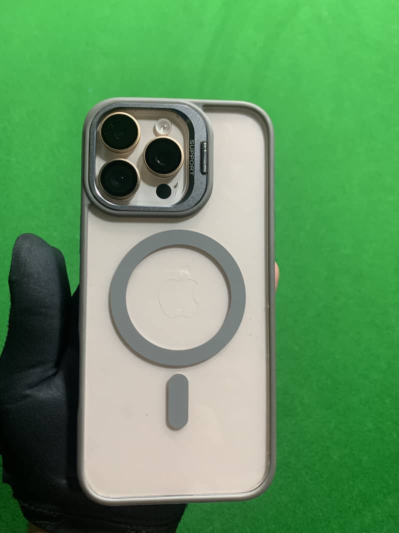 Apple iPhone 16 Pro Max 1