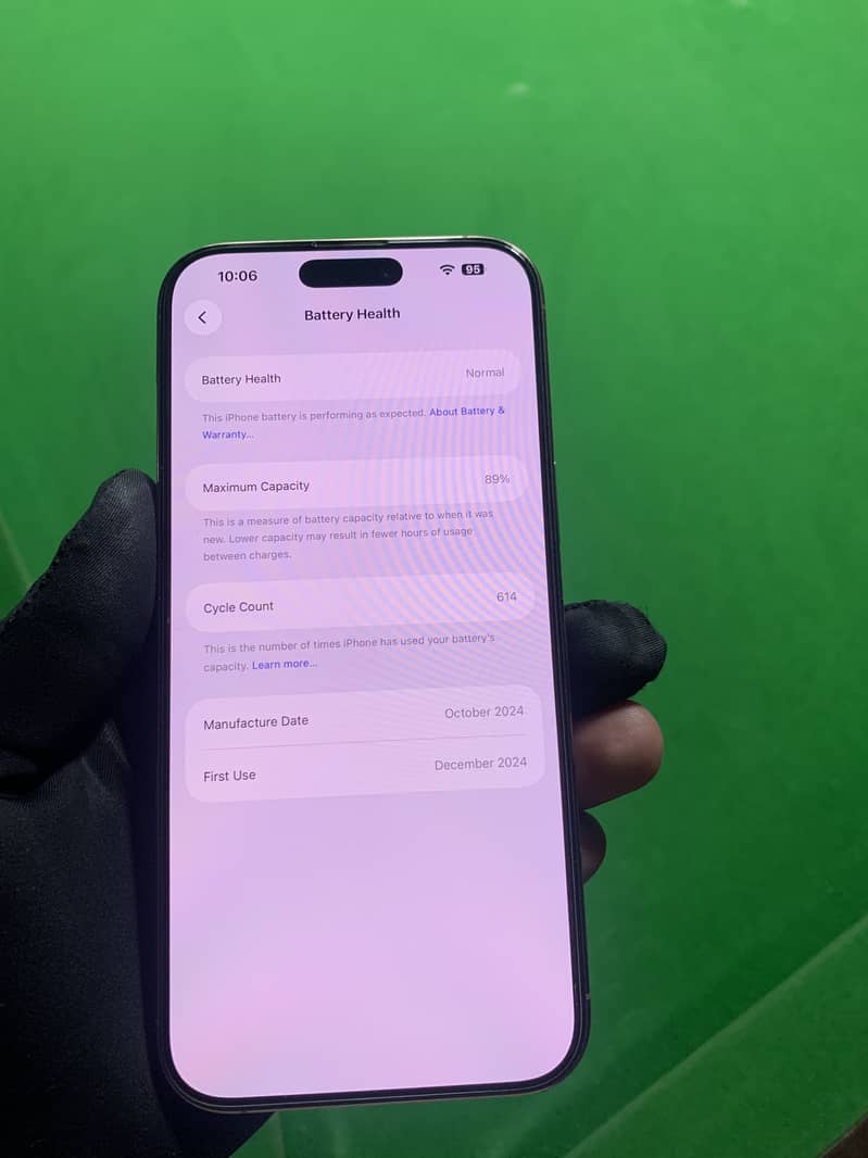 Apple iPhone 16 Pro Max 9