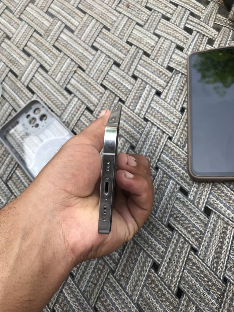 iphone 12 pro 1