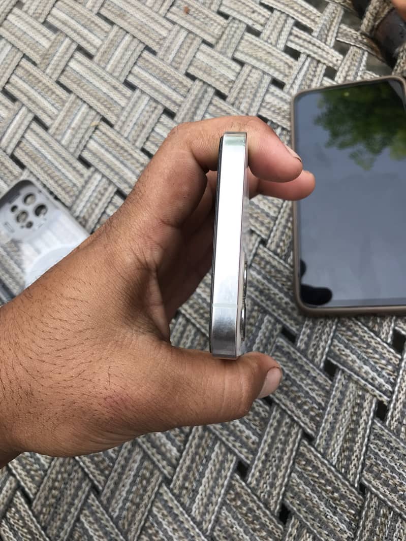 iphone 12 pro 2