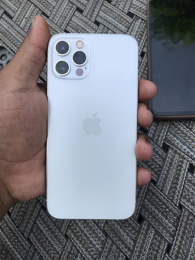 iphone 12 pro 3