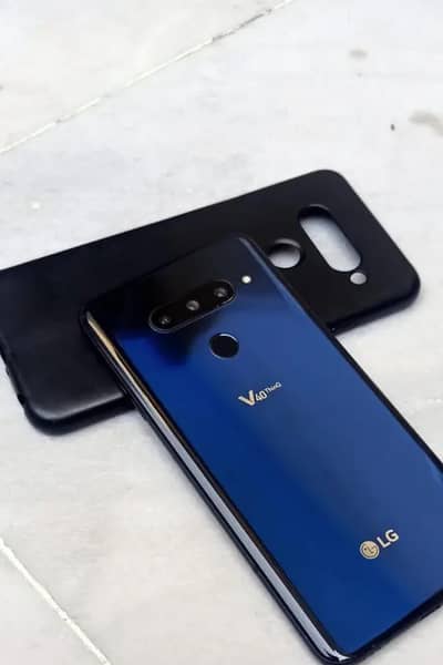LG V40 ThinQ