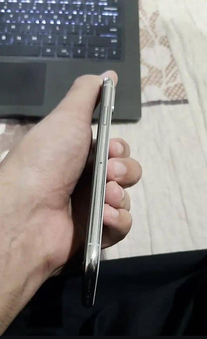 Apple iPhone X 1