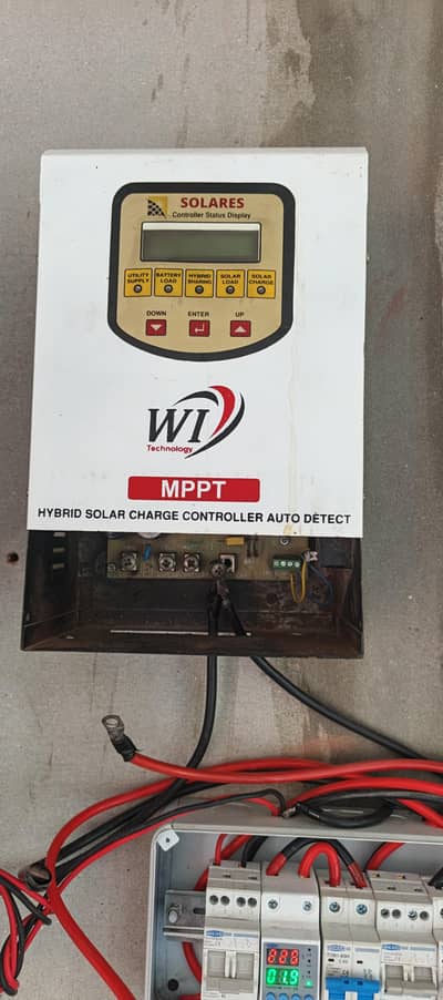 Hybrid Solar charge controller Auto Detect