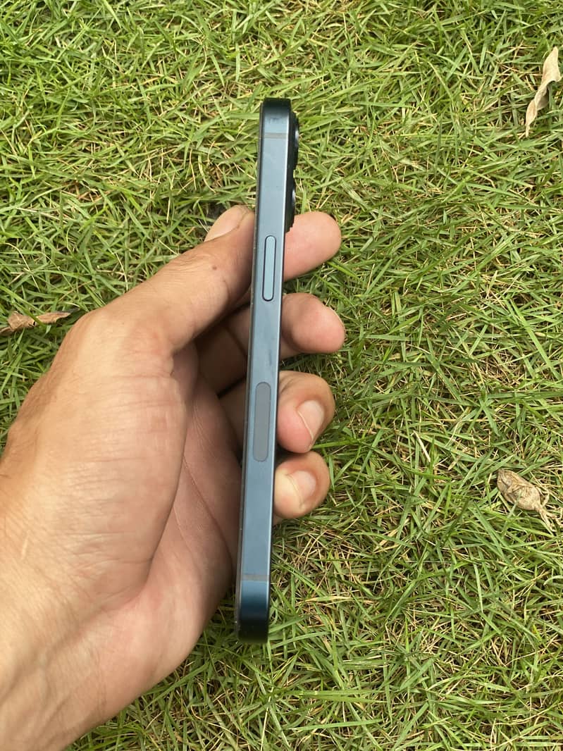 Apple iPhone 13 1