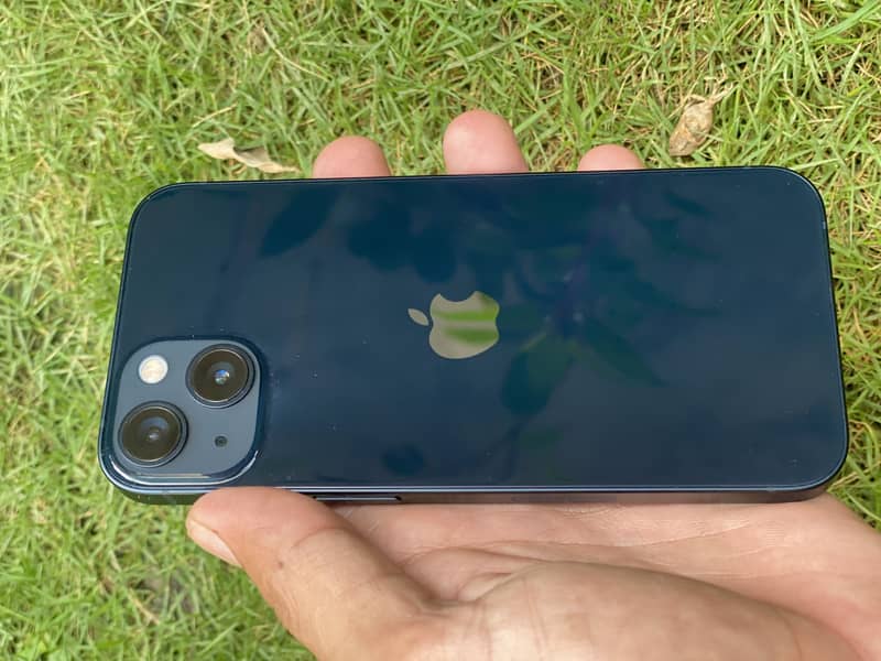 Apple iPhone 13 2