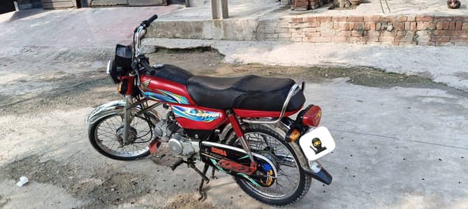 urgent sale  need money baki condition pics ma dakh sakta ha