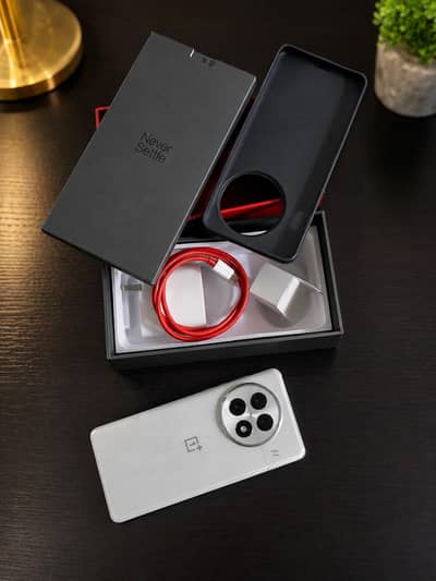 One Plus 13OnePlus 13 5G - Like New [With Original Box & Charger]