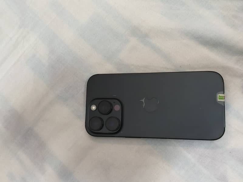 Apple iPhone 16 Pro 1