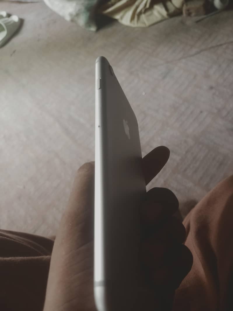 Apple iPhone 6 Plus 4