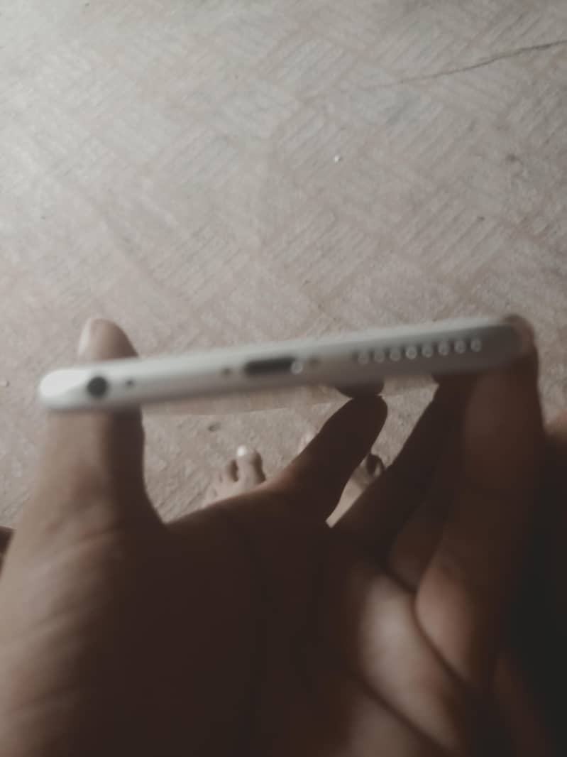 Apple iPhone 6 Plus 5