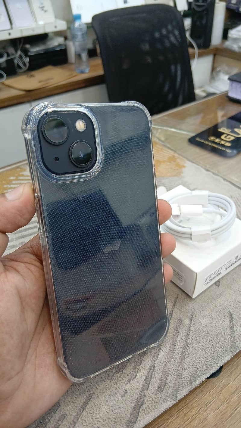 Apple iPhone 13 1