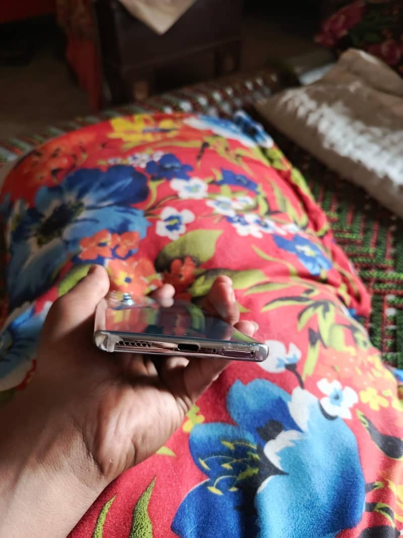 Tecno CAMON 40 Pro 1