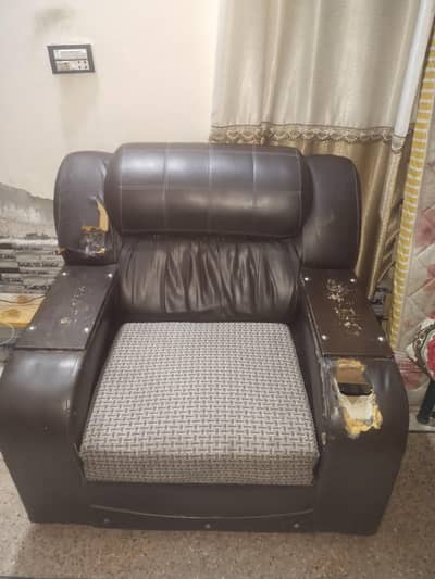 urgent sale Sofa set
