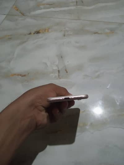 Apple iPhone 7