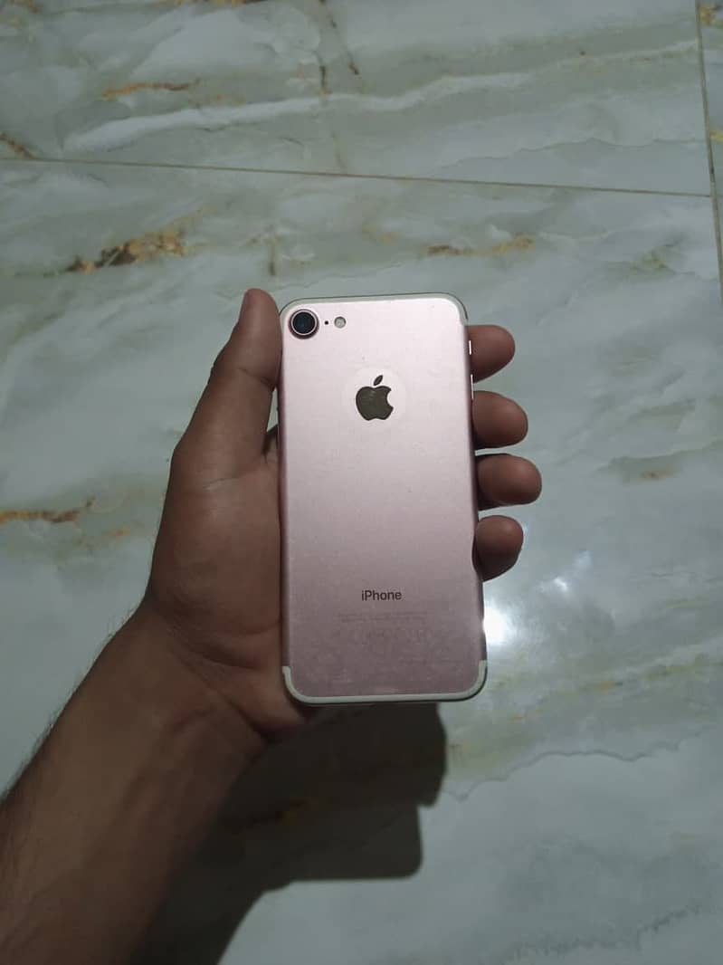 Apple iPhone 7 4
