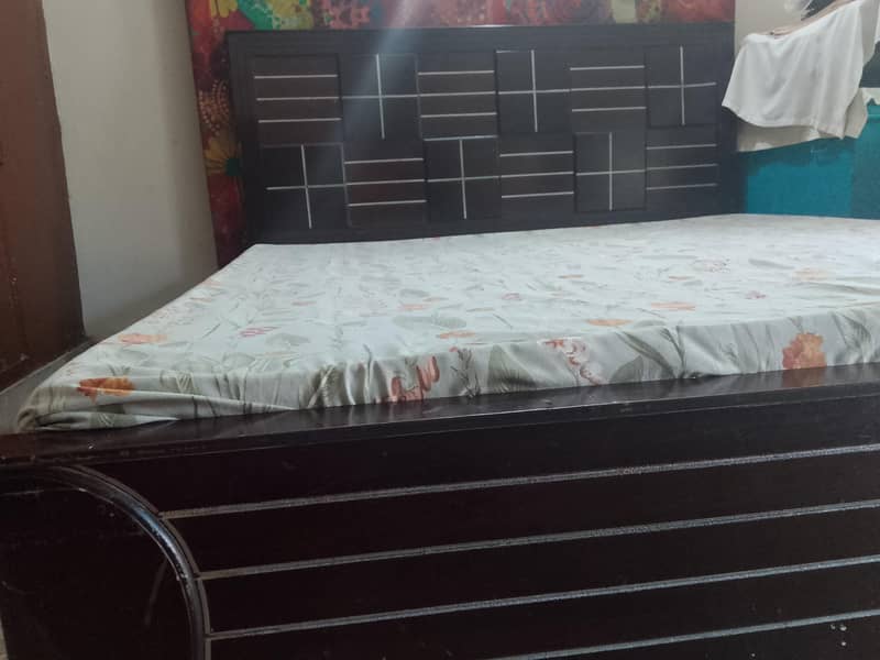 King size bed 3