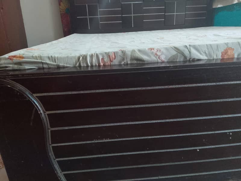 King size bed 4