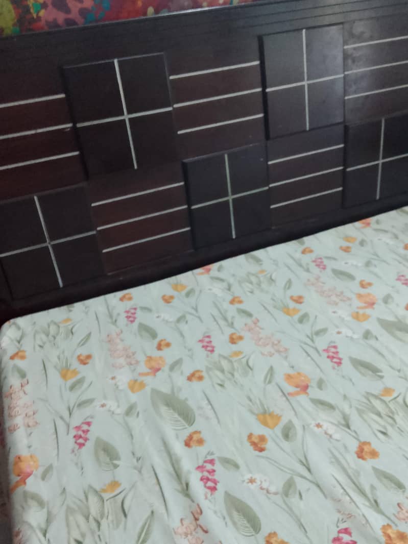 King size bed 5