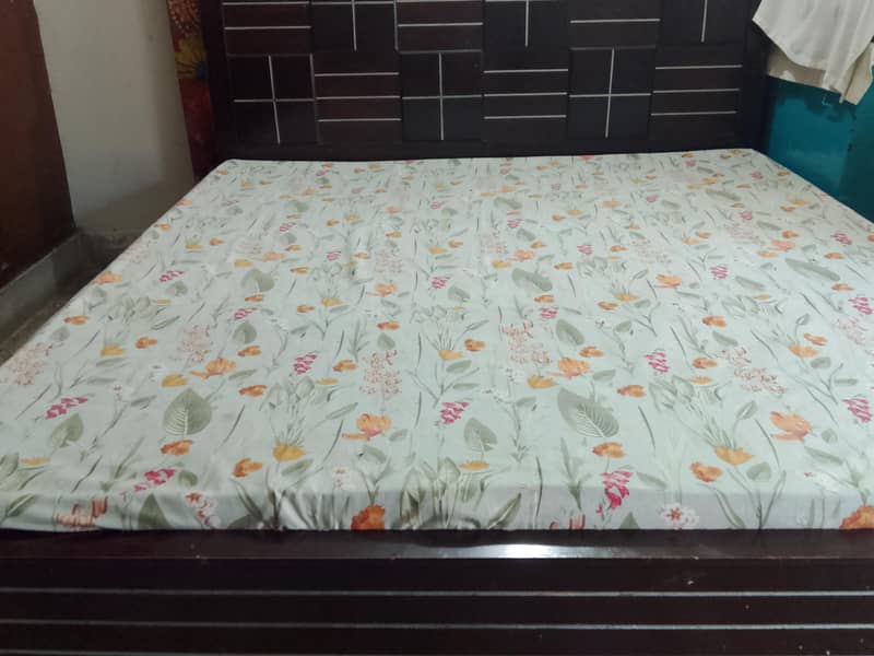 King size bed 7