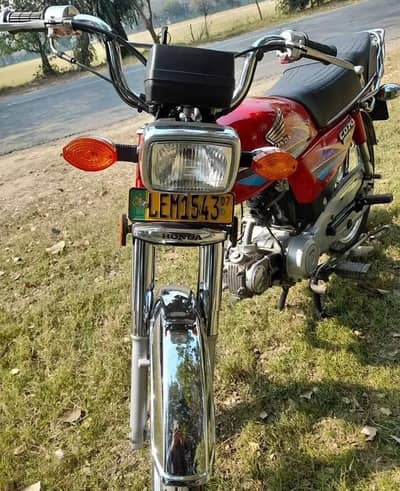 CD 70 Honda bike urgent for sale 03299649453