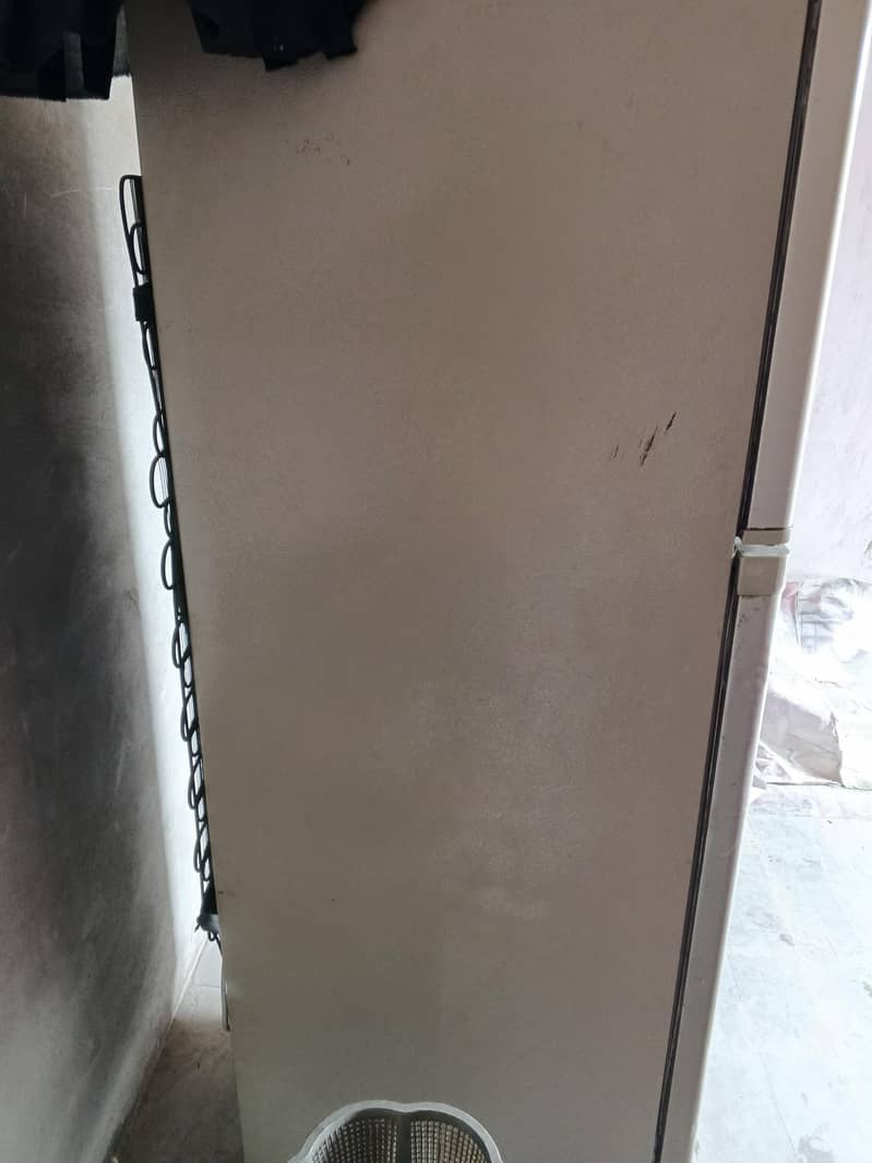 freezer medium dawlance 0