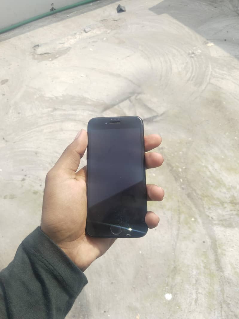 Apple iPhone SE 6