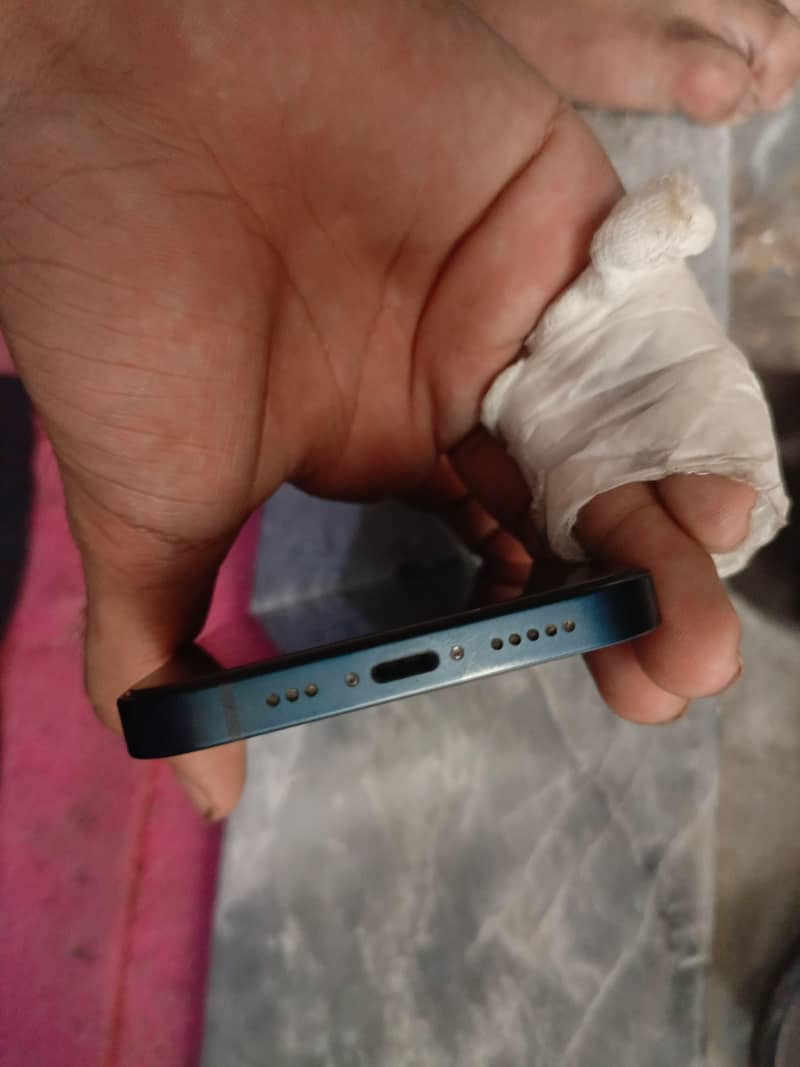 Apple iPhone 13 1