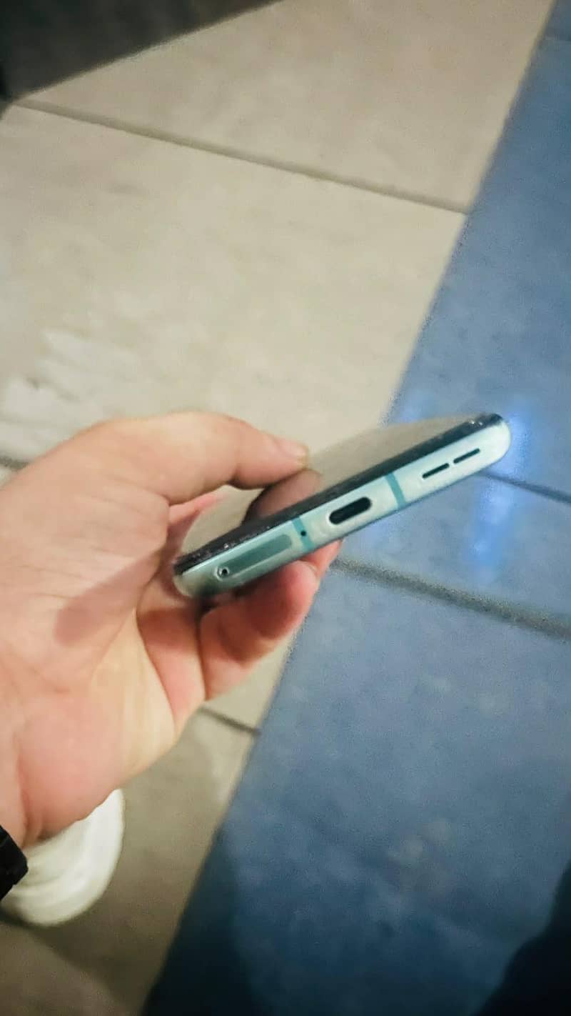 One Plus 8T 0