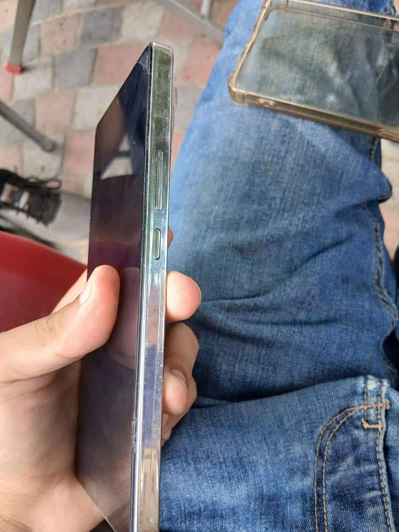 Infinix Note 40 4