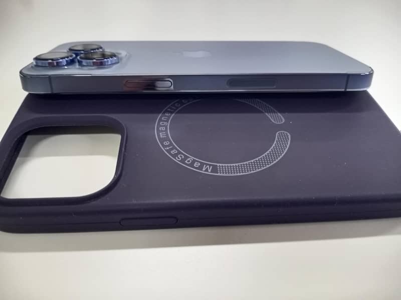 Apple iPhone 13 Pro 2