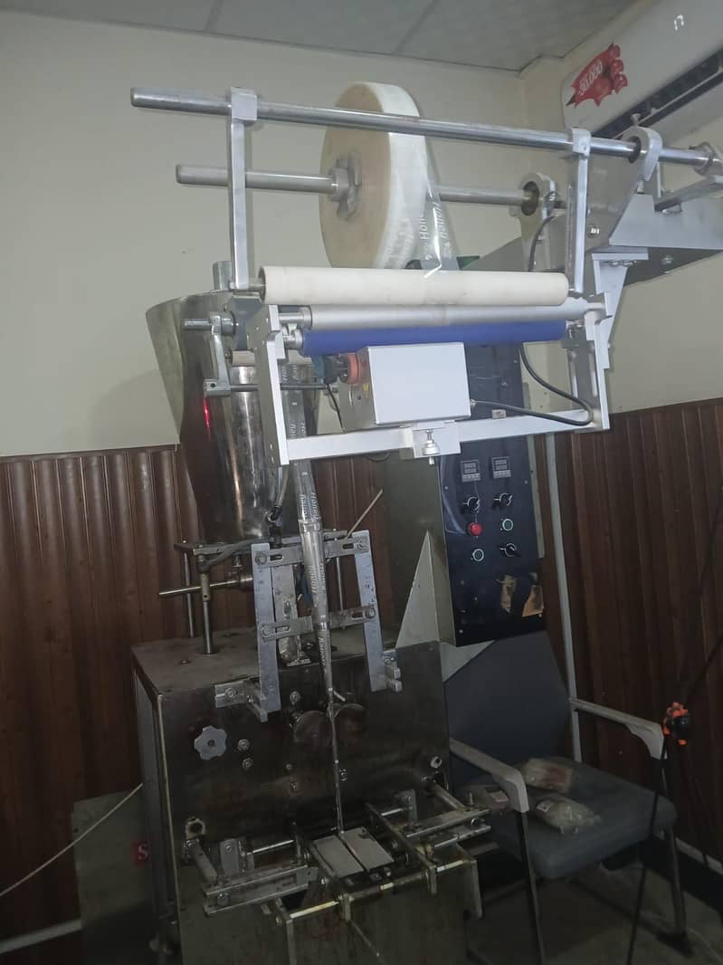 Automatic Liquid Packing Machine (VFFS) 2