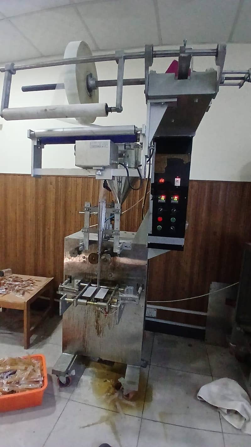 Automatic Liquid Packing Machine (VFFS) 5