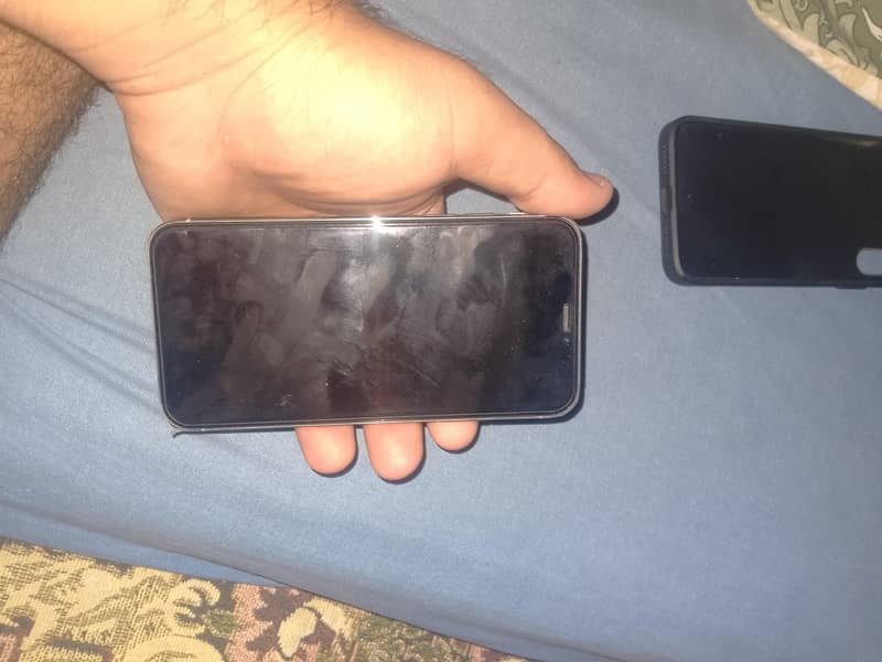 Apple iPhone X 3