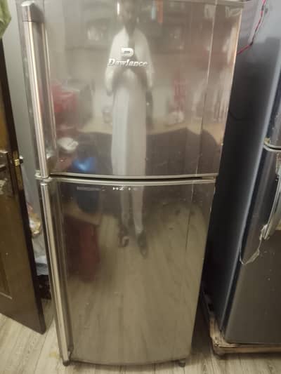 Dawlance Large size fridge for sale no fault no issue cooling like new