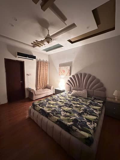 Furnished ac room for rent per day Multan Model town(03277342171)