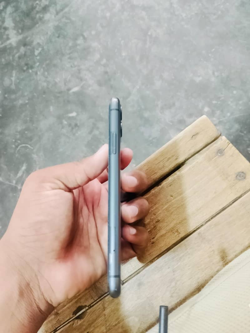 Apple iPhone 11 5
