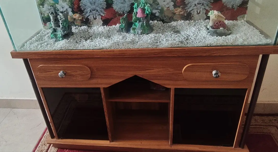 Aquarium With Stand and Accessories — photo 2
