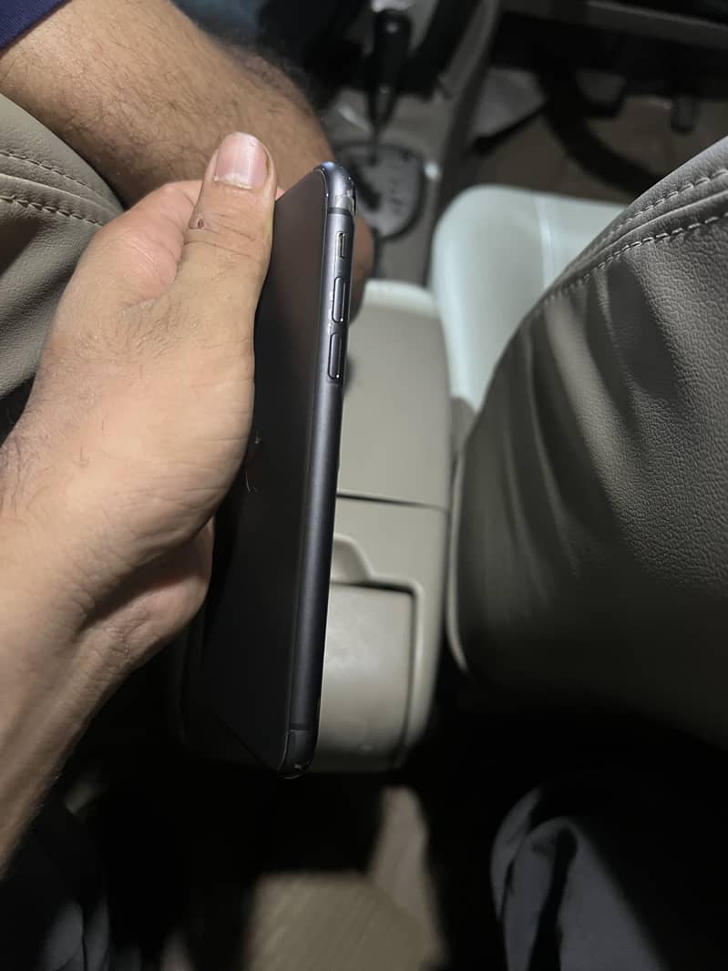Apple iPhone 11 1